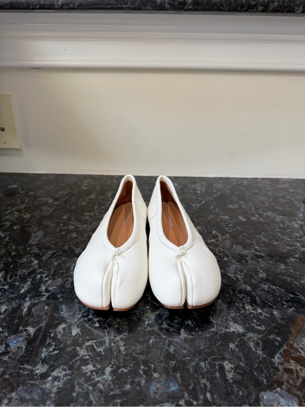 Maison Margiela White Tabi Ballet flats